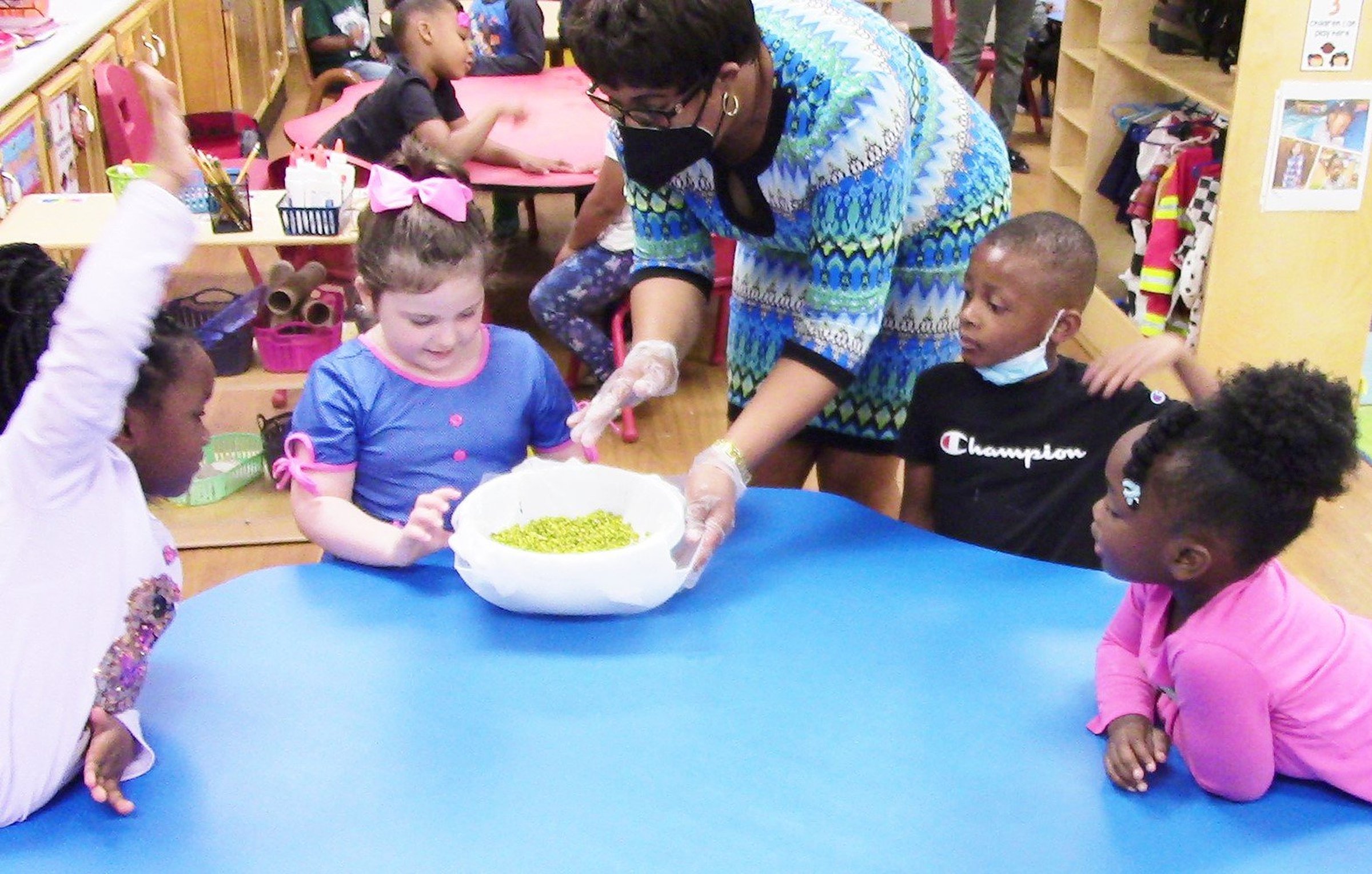 UAPB helps teach pre-K children how to grow their own vegetables