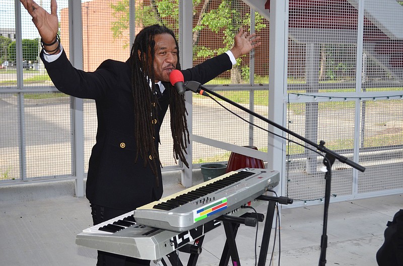 Little Rock keyboard player and singer Tim Anthony entertained a crowd of about 50 patrons with a variety of tunes during Live@5 at the Arts and Science Center for Southeast Arkansas. 
(Special to The Commercial/Richard Ledbetter)