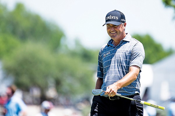 Palmer shoots 62, joins lead at low-scoring Nelson - Vimarsana News