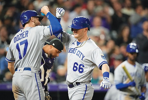 Dozier hits a walk-off two-run homer in 10th 