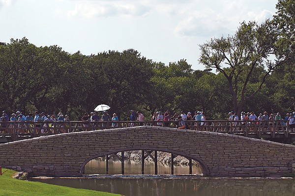 Muñoz keeps Nelson lead with local star Spieth one back - Vimarsana News