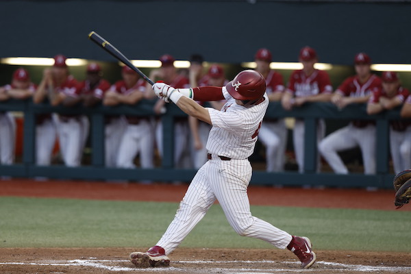 Alabama evens series after 6-run inning - Vimarsana News