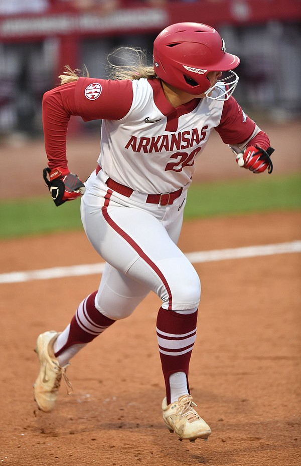 SUPER REGIONAL REPORT Arkansas does damage in the fifth