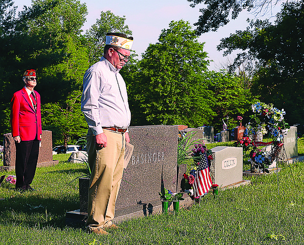 Fallen sheriff, veteran honored in Memorial Day service - Vimarsana News