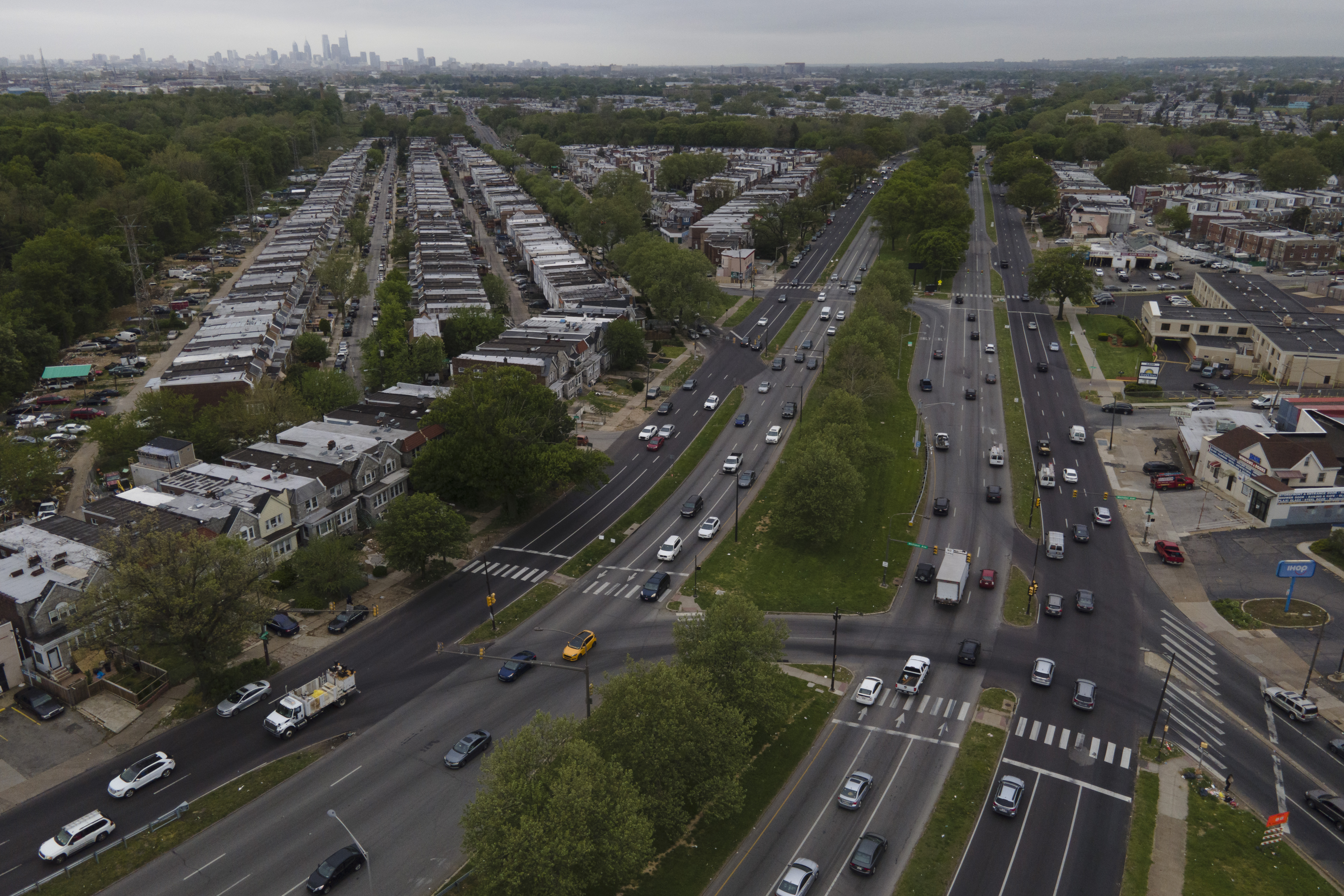 Rising U.S. traffic deaths put focus on one Philadelphia road - Vimarsana News