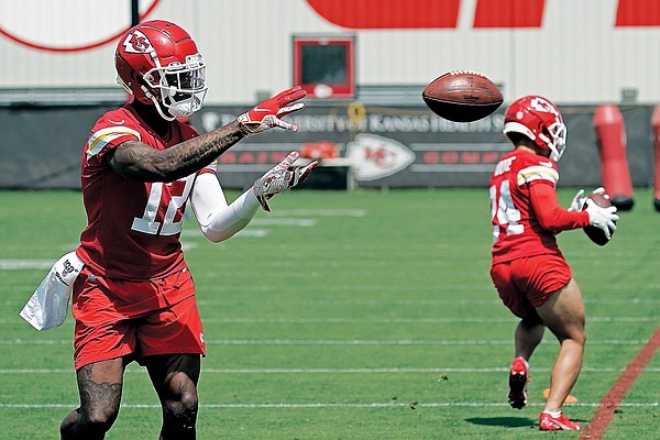 Chiefs view WR corps post-Tyreek with optimism - Vimarsana News
