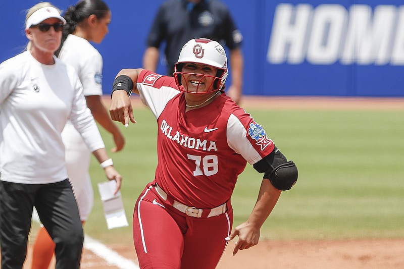 Oklahoma's Jocelyn Alo sets record for most HRs across NCAA softball or  baseball