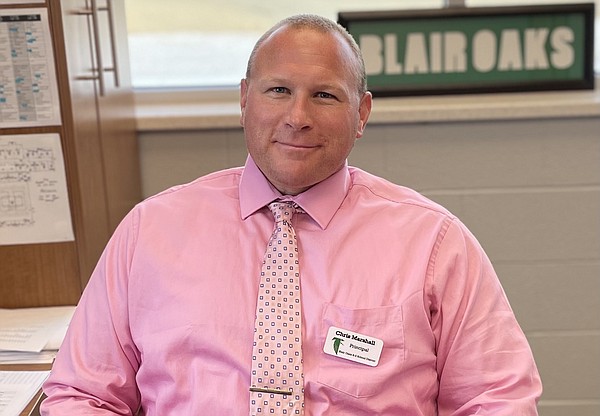Blair Oaks School Board faces questions about transgender student policy - Vimarsana News