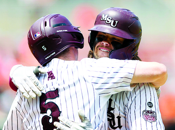 29-15 final: Oklahoma St. rallies to beat Missouri State in regional - Vimarsana News