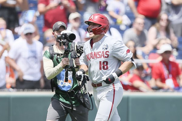 MLB teams continue to ink deals with former Razorbacks and signees