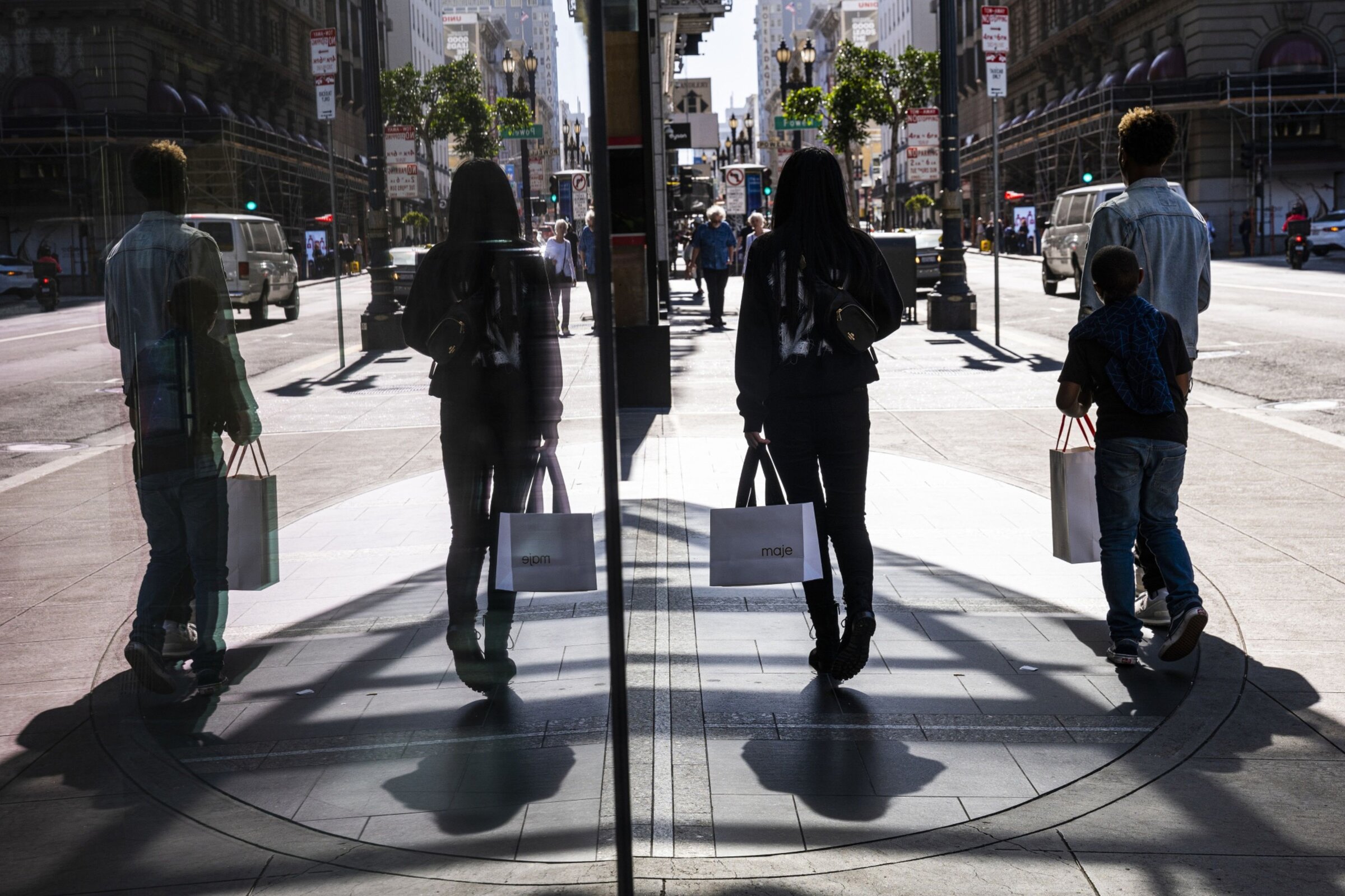 Consumer spending slips in May - Vimarsana News