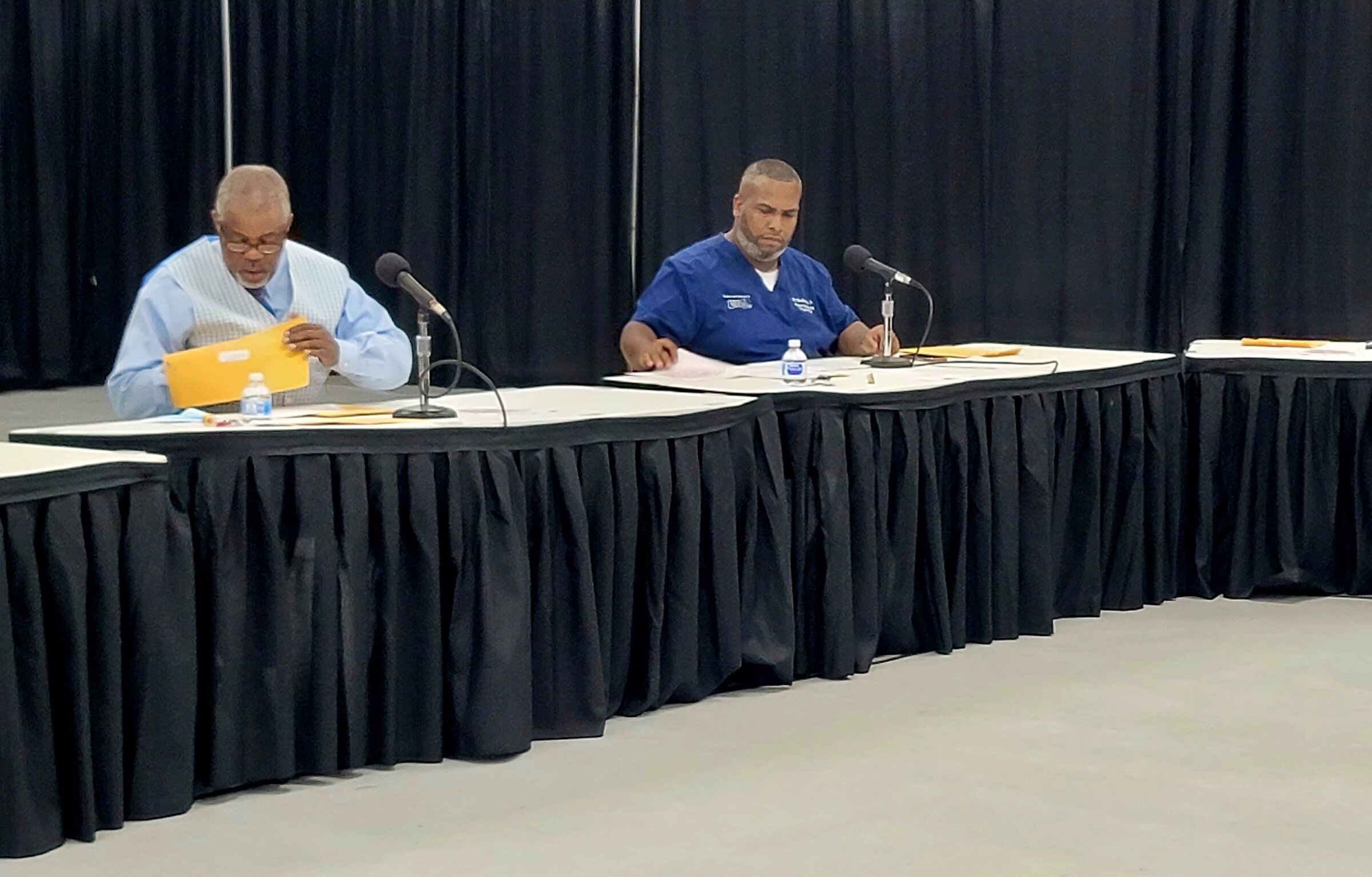 Pine Bluff City Council votes to raise salaries