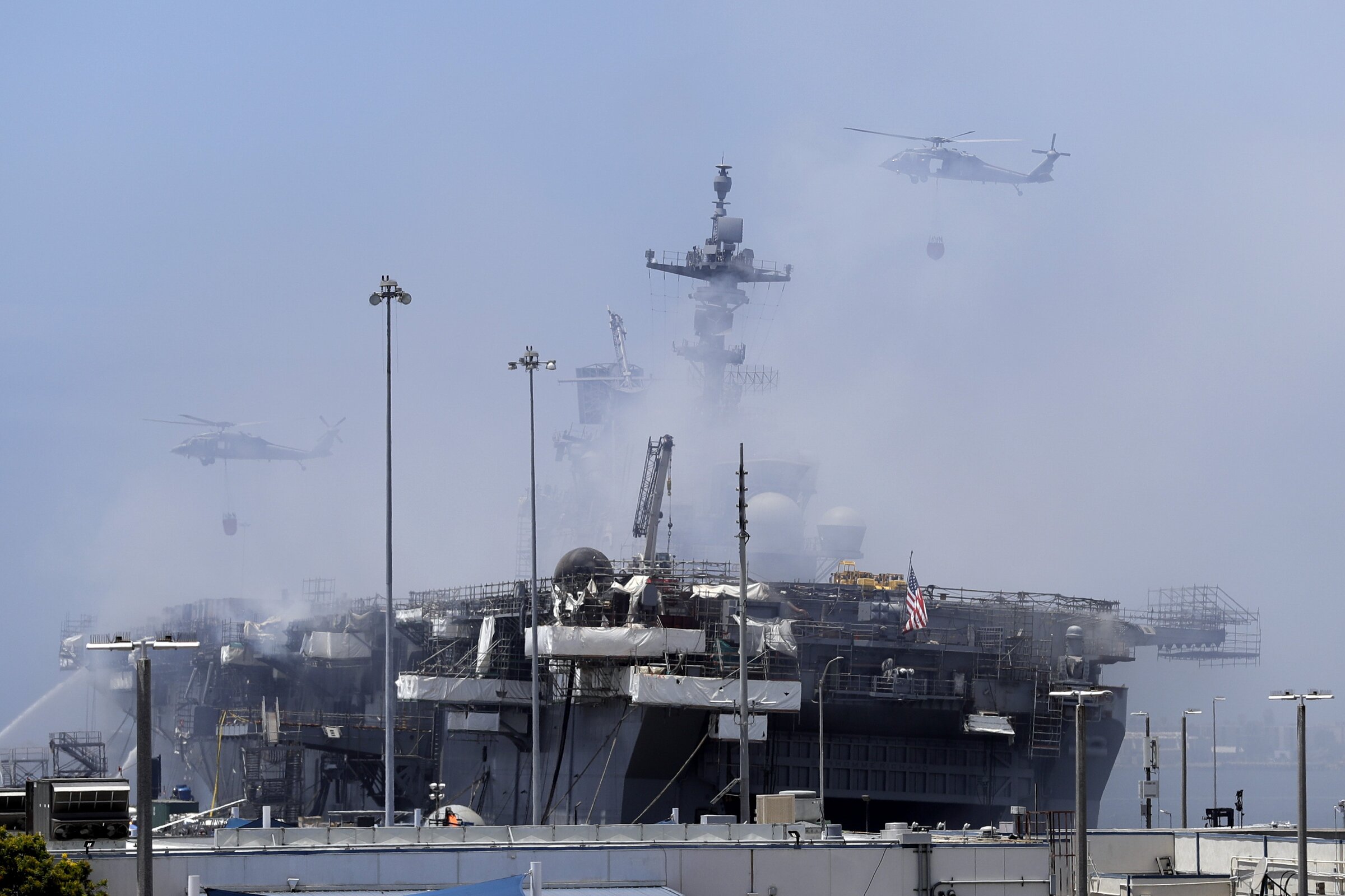 Navy officers faulted in fire - Vimarsana News