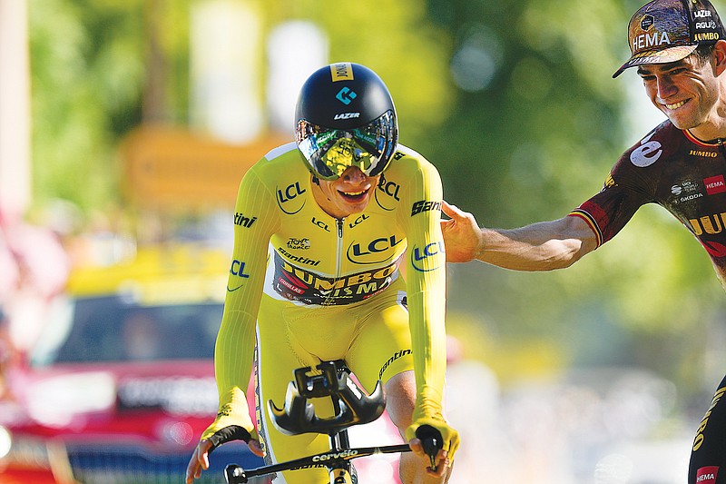 Jonas Vingegaard defends title in 'amazing' Tour de France