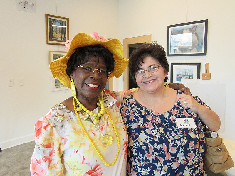 Glenda McCune and Suzi Hall on 07/15/22 at Arkansas Pastel Society’s annual Thea Foundation Show, Thea Foundation 
(Arkansas Democrat-Gazette/Kimberly Dishongh)