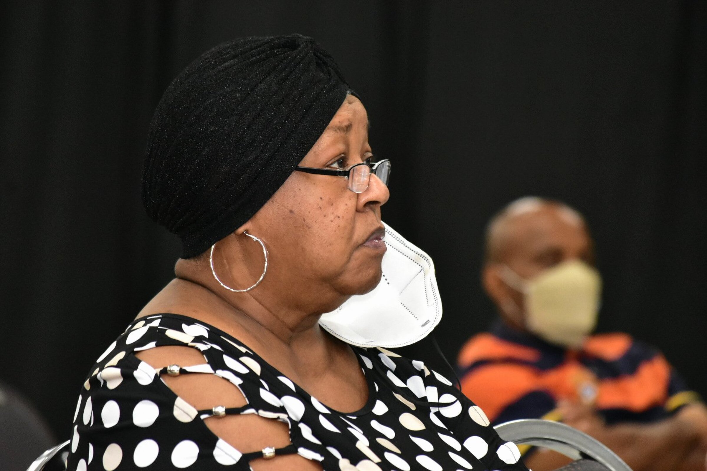 Neighbors at Pine Bluff town hall tell of flood experiences