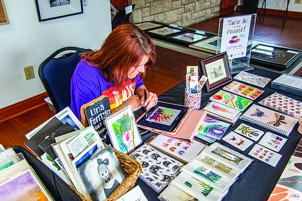 Customers pop in for pop-up art sale - Vimarsana News