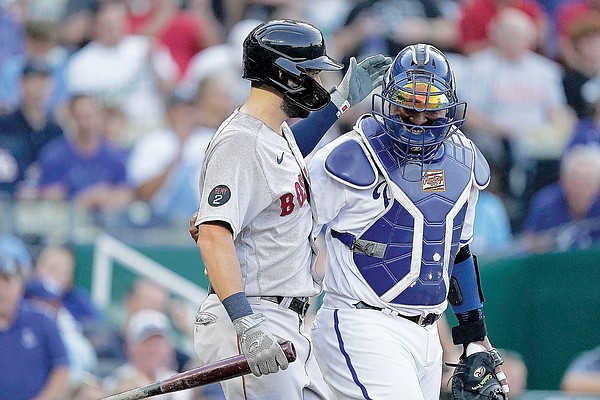 Perez's three-run homer in 7th lifts Royals past Red Sox 7-3 - Vimarsana News