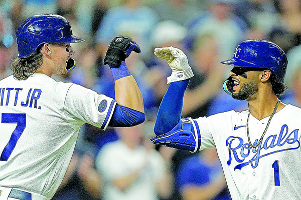 Royals rookie Melendez delivers in 8-3 win against White Sox - Vimarsana News