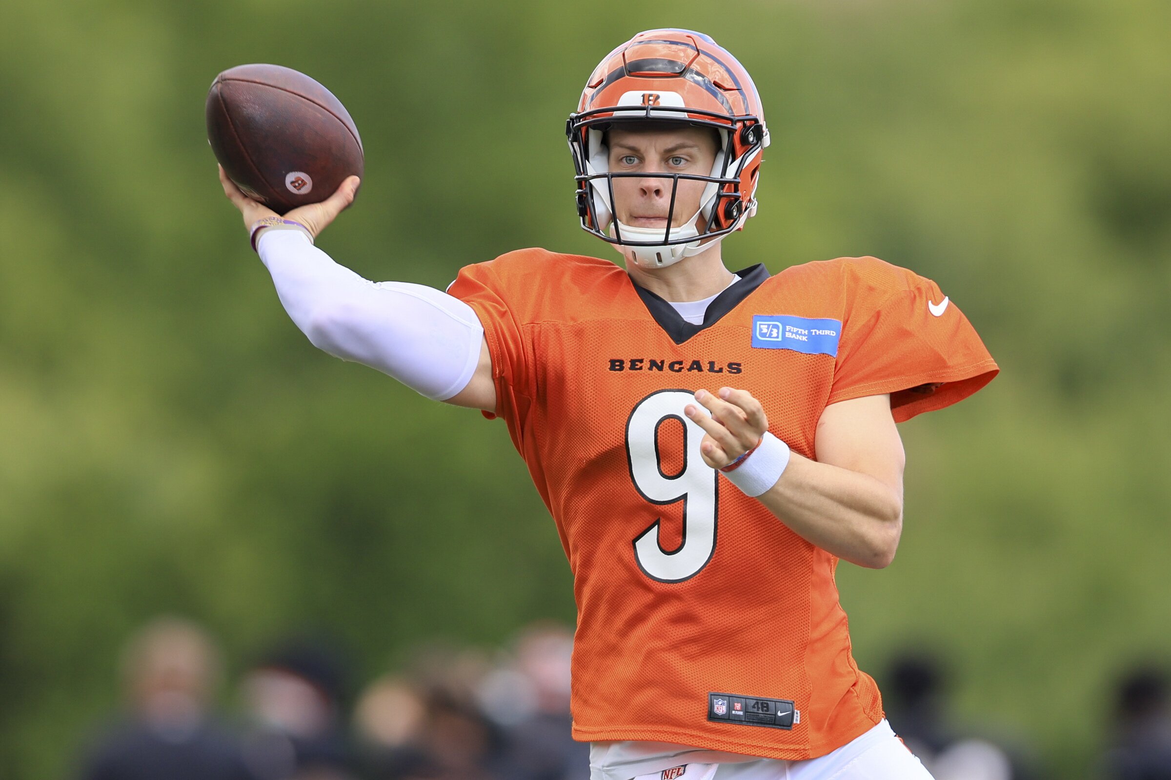 Cincinnati Bengals QB Joe Burrow still involved in camp despite