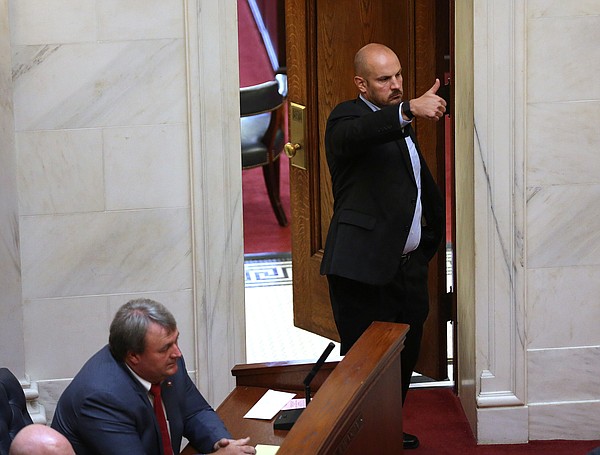 Arkansas state senator will repay $7,000 earned as a part-time public defender - Vimarsana News