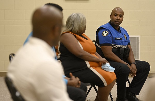 Little Rock police, school district officials discuss safety, student trauma resources - Vimarsana News