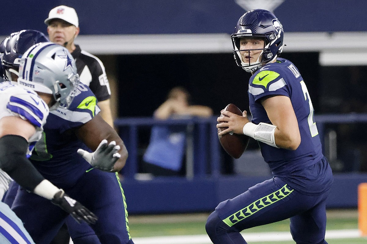 Dallas defense picks Lock three times | Northwest Arkansas Democrat-Gazette
