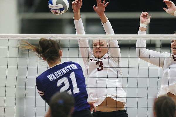 Razorbacks split with 8th-ranked Huskies | Whole Hog Sports