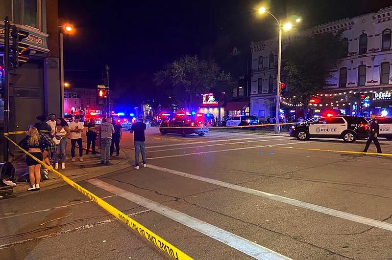 Man dies in shootout with Milwaukee police; bystander hurt The Arkansas DemocratGazette