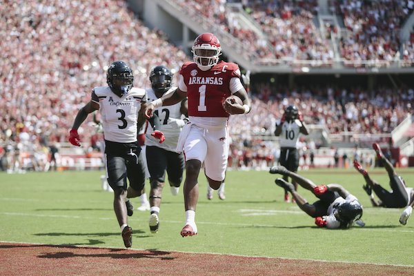 Jefferson leads Razorbacks to season-opening win over No. 23 Cincinnati - Vimarsana News