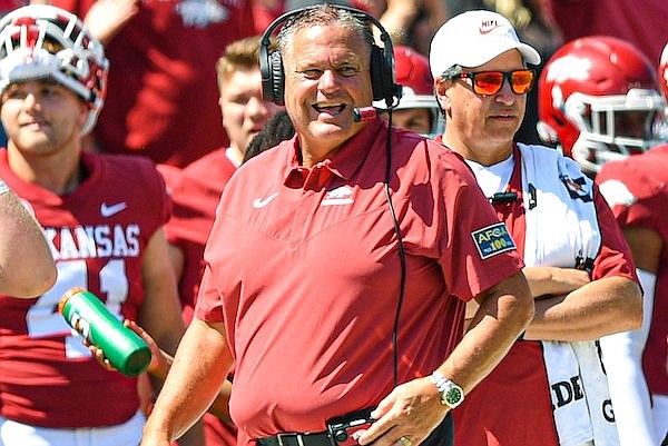 WholeHogSports - Hogs' TEs to 'battle it out' post-Hasz injury