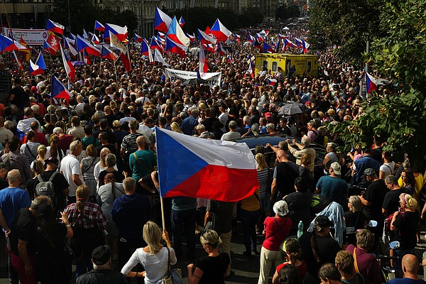 Protesters denounce Czech government's sanctions on Russia - Vimarsana News