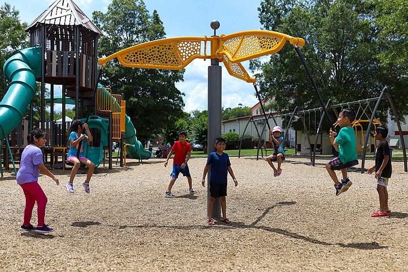 halfrond Vorige Vervagen Swing' into fall with old-fashioned family fun at one of these four  Chattanooga-area neighborhood playgrounds | Chattanooga Times Free Press