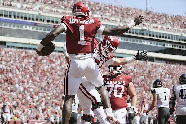 WholeHogSports - Miners aim to get big, just like Hogs