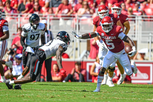 WholeHogSports - Kennesaw State shuts down Alabama