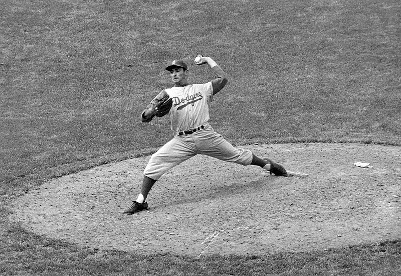 Rollie Fingers becomes the first pitcher to record 300 saves