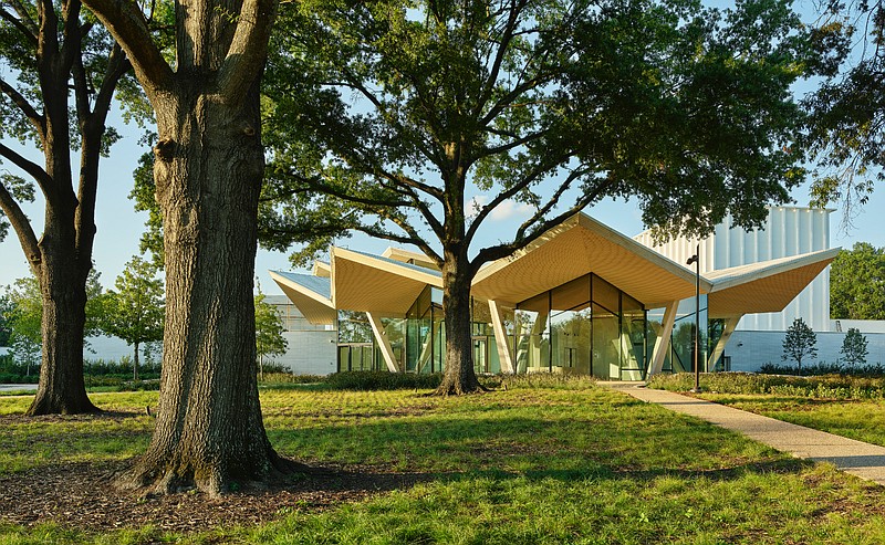 Photograph of the Arkansas Museum of Fine Arts park entrance from the south. Photo by Tim Hursley.
