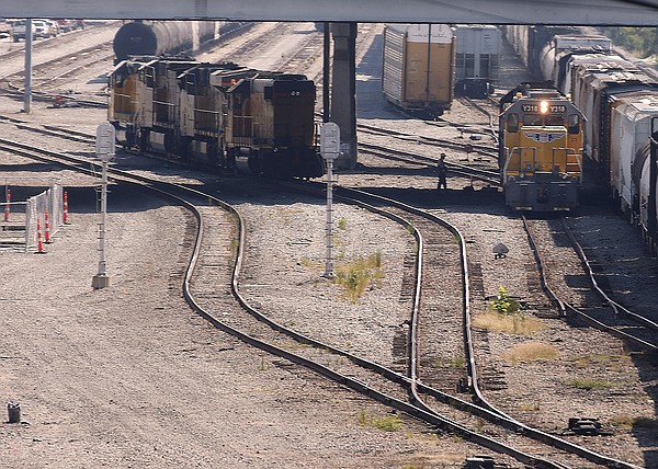Railways, unions avert strike - Vimarsana News