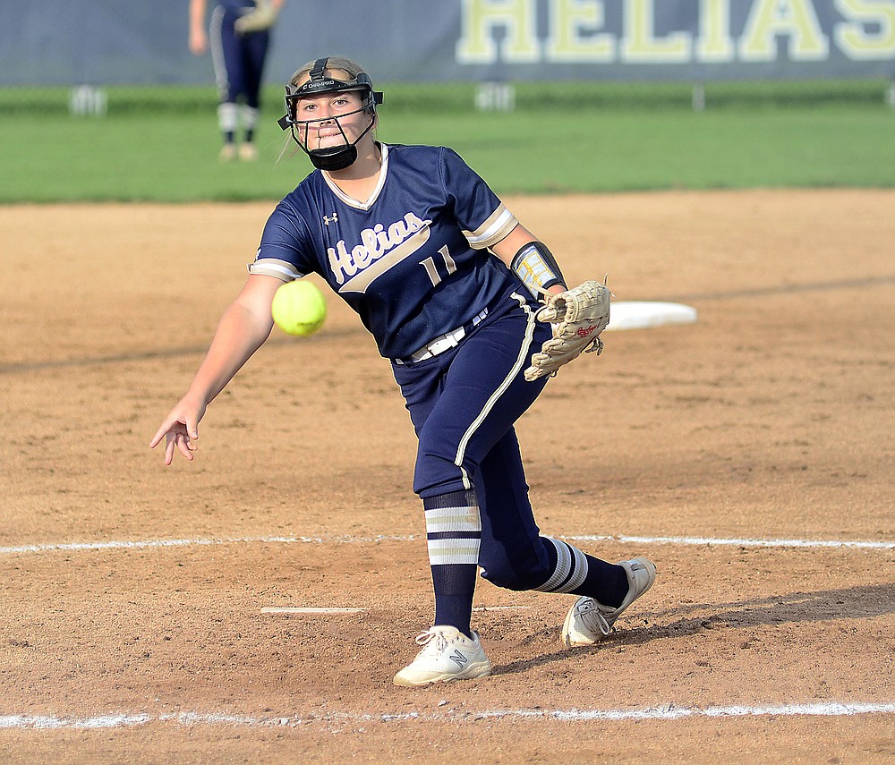 Helias Softball Edges New Bloomfield