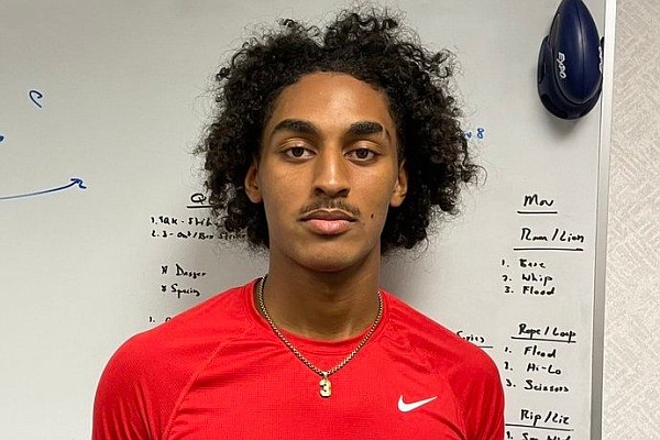 4-star QB Hawkins enjoying communication with Arkansas - Vimarsana News
