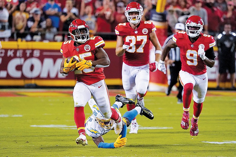 Kansas City Chiefs defense faces 2 challenges: the Chargers — and time -  Arrowhead Pride