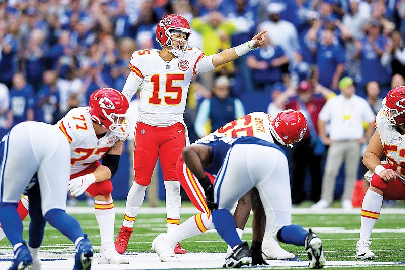 Chiefs quarterback Patrick Mahomes points to the defense during last Sunday’s game against the Colts in Indianapolis. (Associated Press)