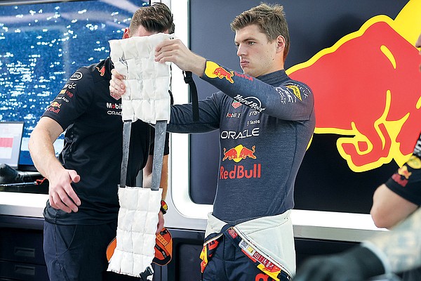 Leclerc takes pole in F1 as Verstappen aborts in final lap - Vimarsana News