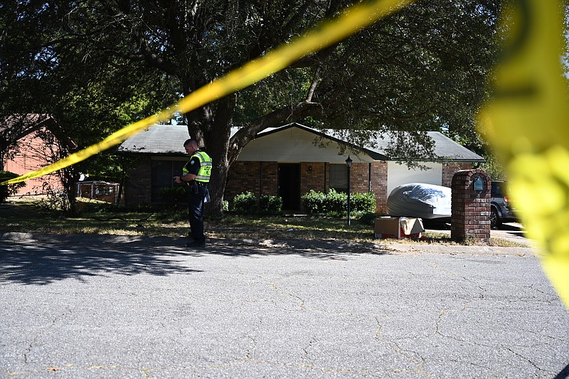 Police investigate an incident where a juvenile was reported to be shot inside a residence on Doe Run Drive in Little Rock on Tuesday, Oct. 4, 2022. (Arkansas Democrat-Gazette/Stephen Swofford)