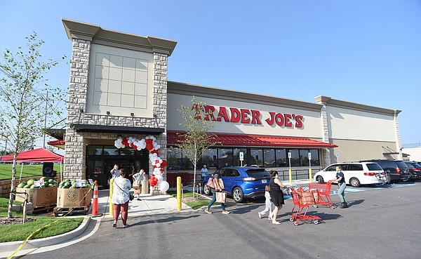 https://wehco.media.clients.ellingtoncms.com/img/photos/2022/10/05/TraderJoes_t600.JPG?4326734cdb8e39baa3579048ef63ad7b451e7676