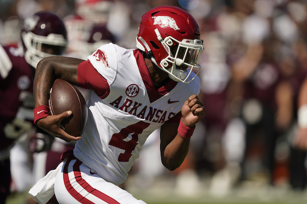 Hogs drop 3rd straight with 40-17 loss at Mississippi State - Vimarsana News