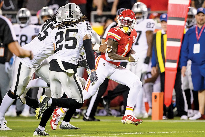 Raiders fall 30-29 to Chiefs at Arrowhead Stadium - Las Vegas Sun News