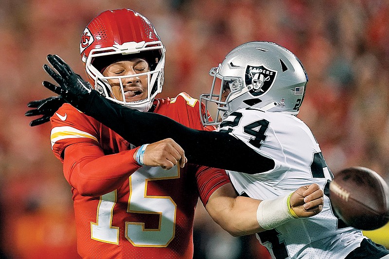 Ref - Chris Jones landed on Derek Carr with full body weight