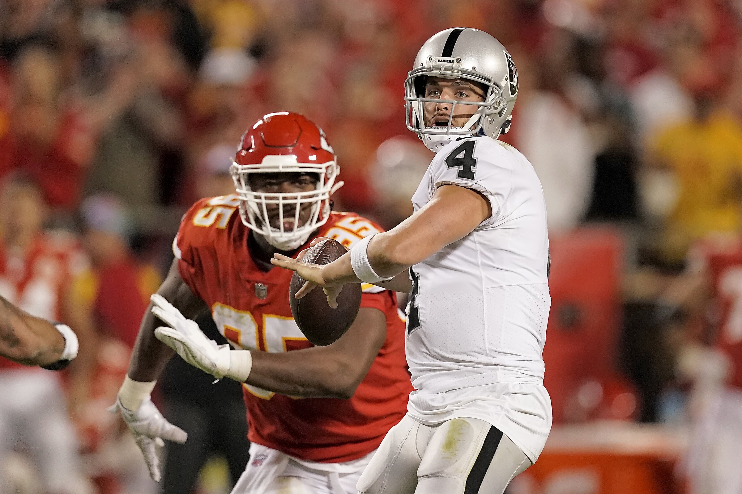 What Derek Carr said to Chris Jones about terrible roughing the