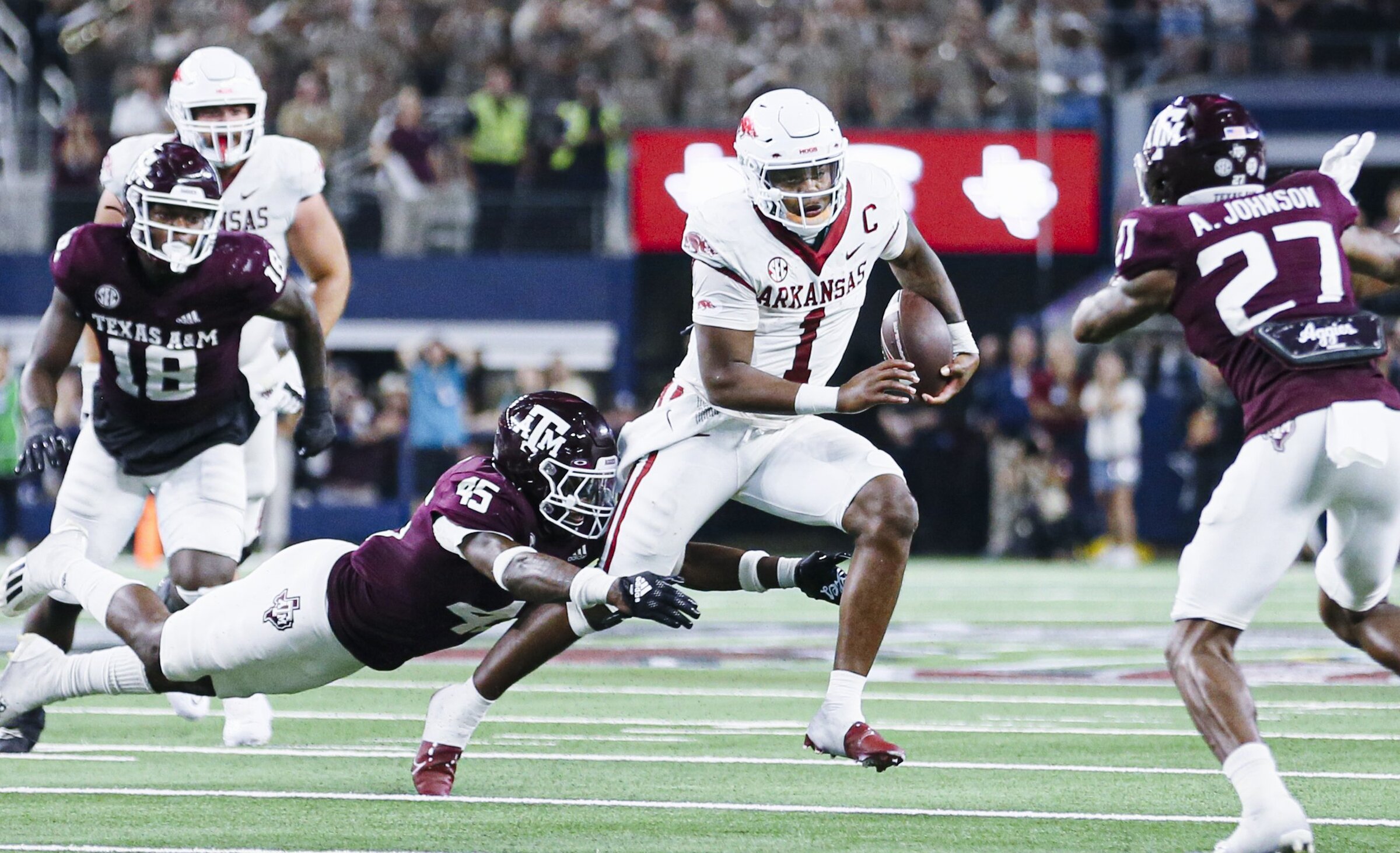 At the intersection: Hogs stand at crossroads for season - Vimarsana News